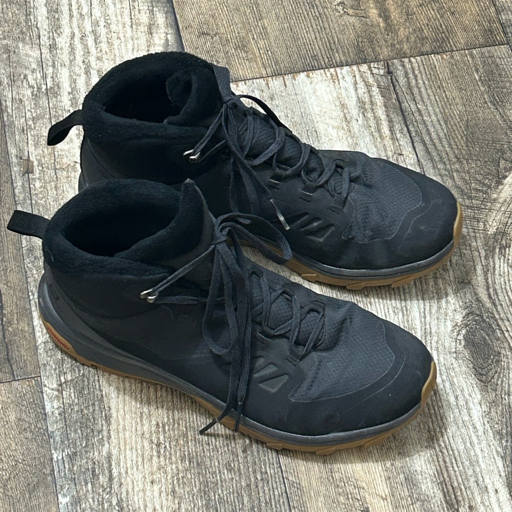 Salomon Outsnap Men's US Size 9
Black Waterproof Contagrip
Hiking Boots